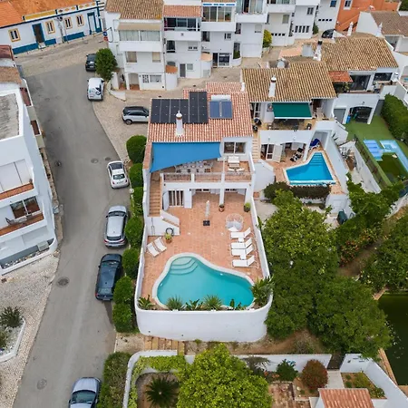 Casa N.º 1 *